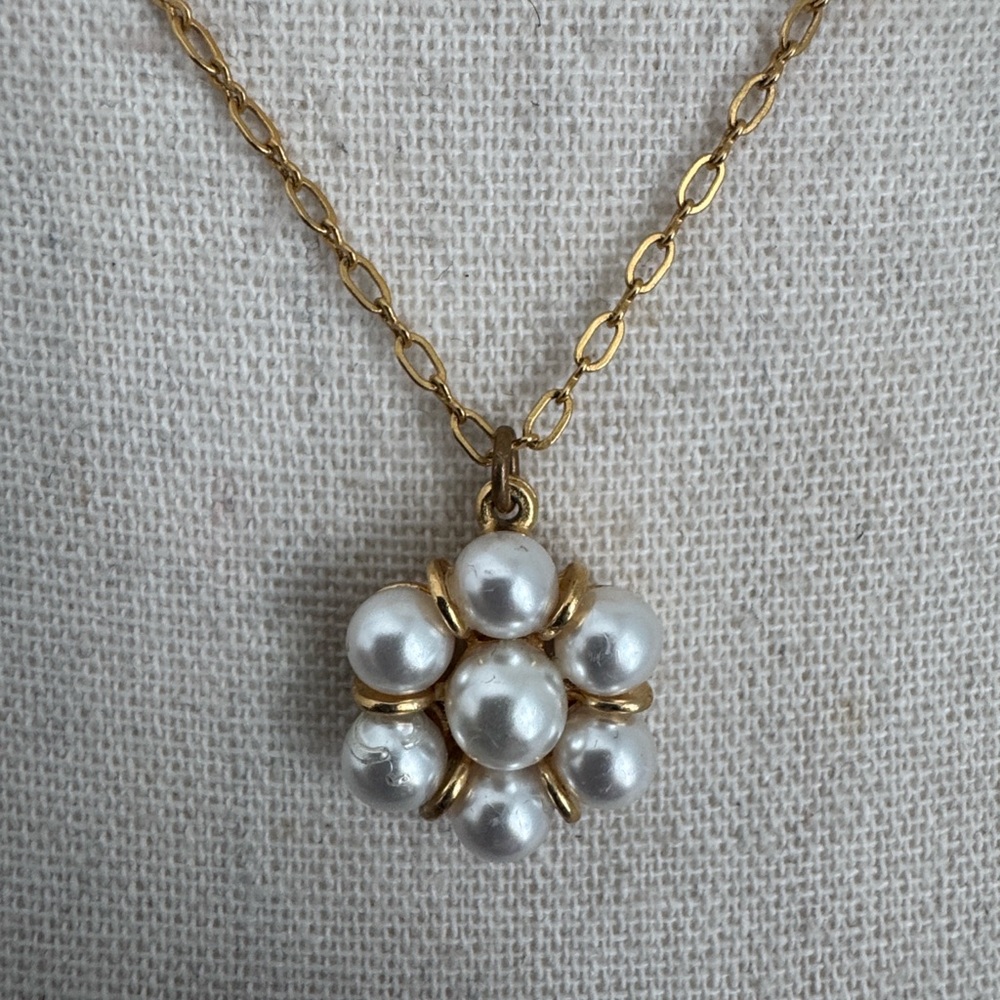 Ben Amun Pearl Flower Neckace